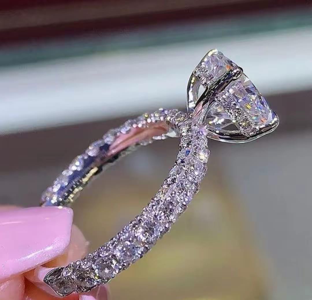 ONE STONE DIAMOND RING
