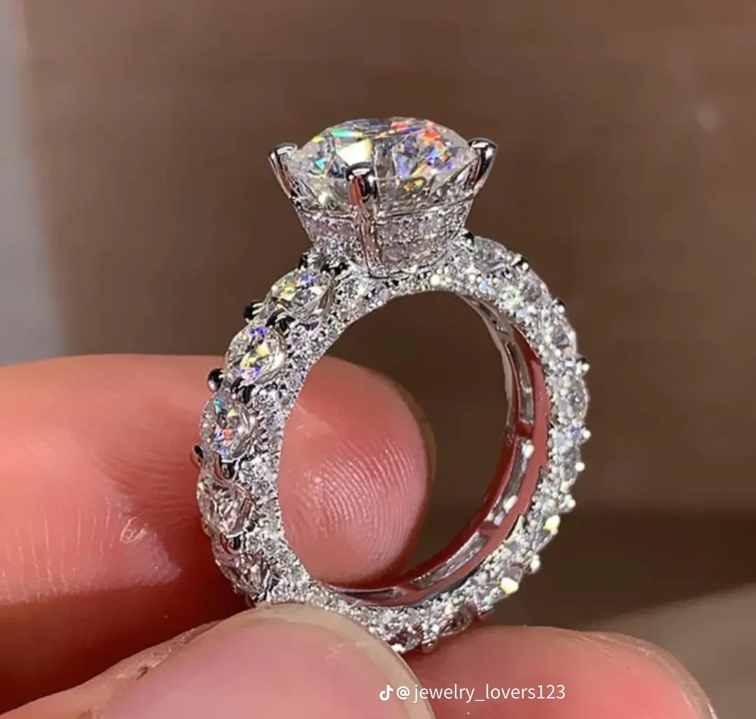 ONE STONE DIAMOND RING